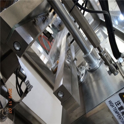 Fruto do biscoito contínuo automático do grânulo e máquina de embalagem secos do amendoim para a fábrica do alimento &amp; da bebida
